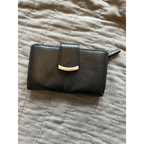 Kenneth Cole Pleather Black Envelope Wallet with Silver Hardware Snap - Picture 1 of 7